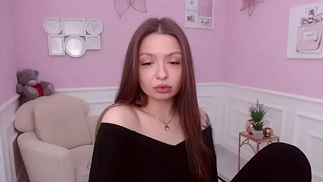 Snapshot of LucySkilar chatting on December 2024 05:48:01 AM LucySkilar online show from December 2024 05:48:01 AM