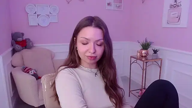 Snapshot of LucySkilar chatting on January 2025 12:43:02 PM LucySkilar online show from January 2025 12:43:02 PM