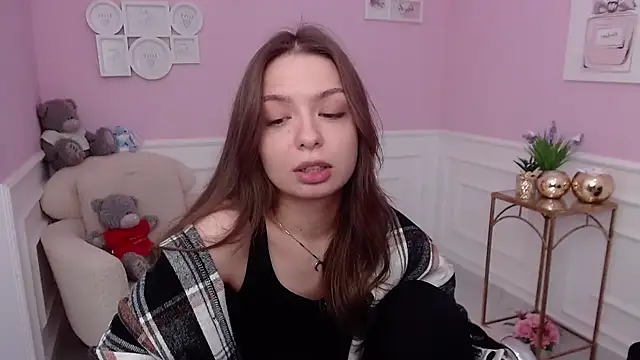 Snapshot of LucySkilar chatting on October 2025 10:00:02 AM LucySkilar online show from October 2025 10:00:02 AM