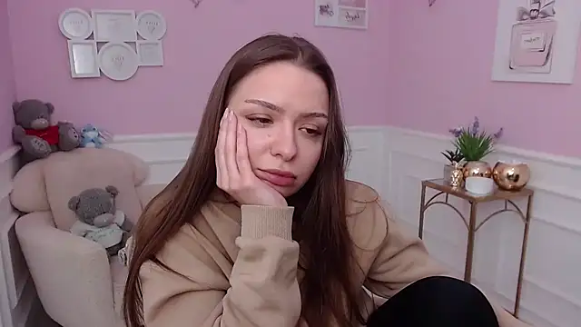 Snapshot of LucySkilar chatting on December 2025 12:43:01 PM LucySkilar online show from December 2025 12:43:01 PM