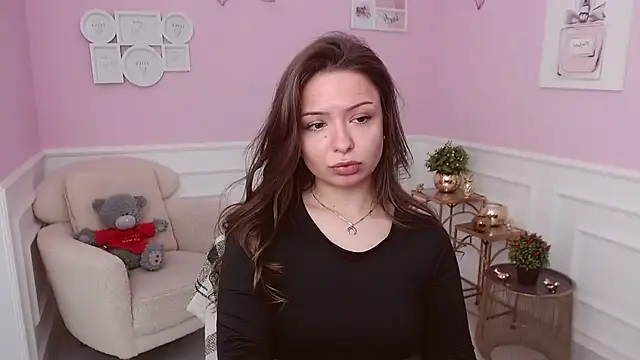 LucySkilar online show from May 2026 04:19:02 AM
