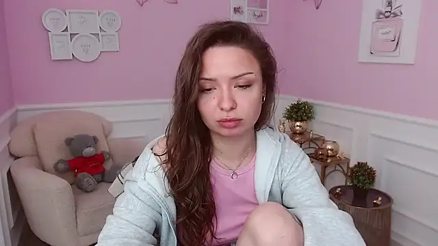 LucySkilar online show from May 2026 04:08:02 AM