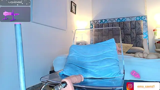 ema  saenz online show from November 2025 02:02:01 PM