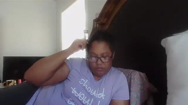 ebonyred online show from April 2026 02:41:01 PM