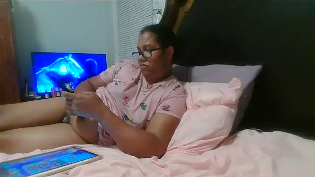 ebonyred online show from April 2026 02:10:01 AM