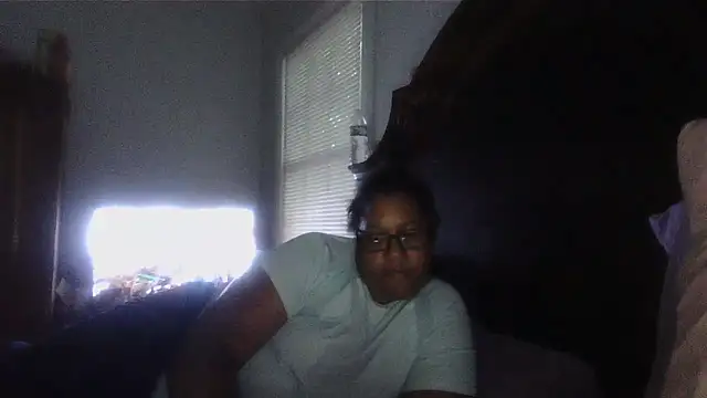 ebonyred online show from May 2026 12:19:01 AM