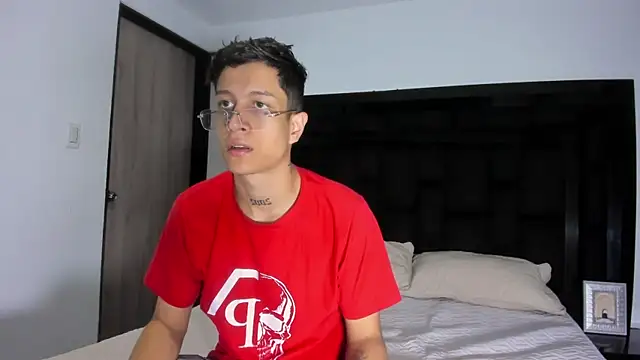 Snapshot of AgarEvans chatting on January 2025 04:44:02 AM AgarEvans online show from January 2025 04:44:02 AM