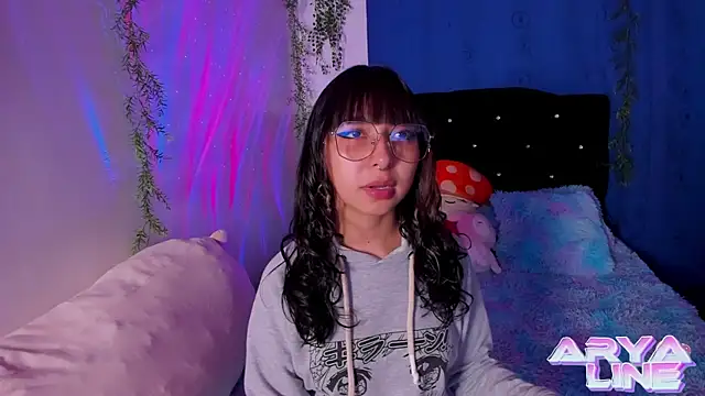 arysUwU online show from February 2025 12:51:01 AM