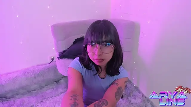 Snapshot of arysUwU chatting on April 2026 06:19:01 AM arysUwU online show from April 2026 06:19:01 AM