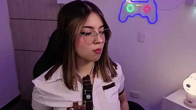 EmilyMiller  online show from June 2026 03:33:01 PM