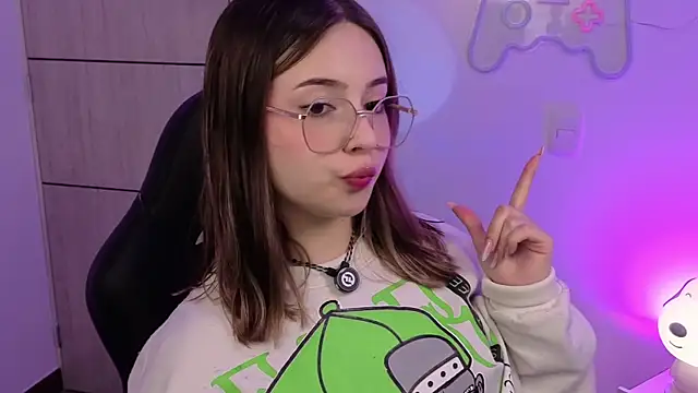 EmilyMiller  online show from June 2026 02:48:02 PM