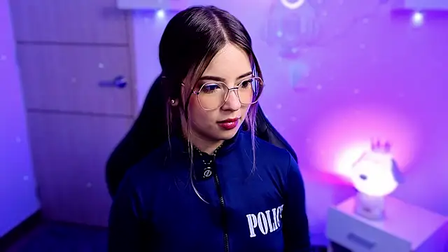 EmilyMiller  online show from June 2026 03:27:01 PM