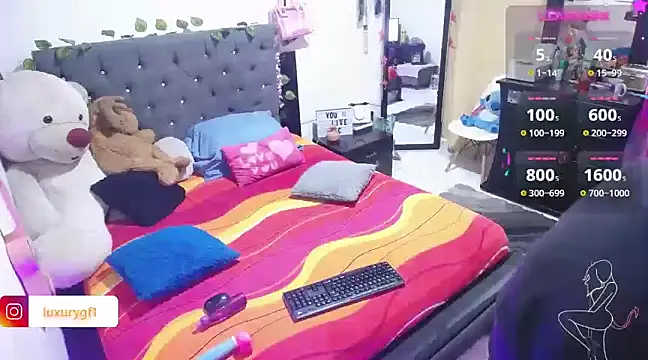 Snapshot of Pocahontaslovex chatting on December 2024 11:08:02 PM Pocahontaslovex online show from December 2024 11:08:02 PM