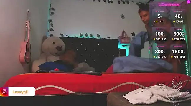 Snapshot of Pocahontaslovex chatting on December 2024 12:05:01 PM Pocahontaslovex online show from December 2024 12:05:01 PM