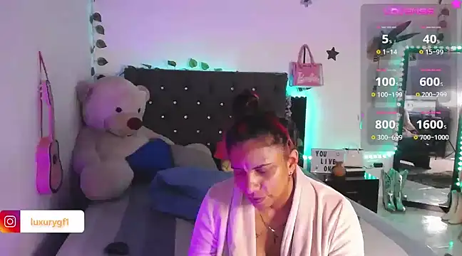 Snapshot of Pocahontaslovex chatting on January 2025 04:18:02 PM Pocahontaslovex online show from January 2025 04:18:02 PM