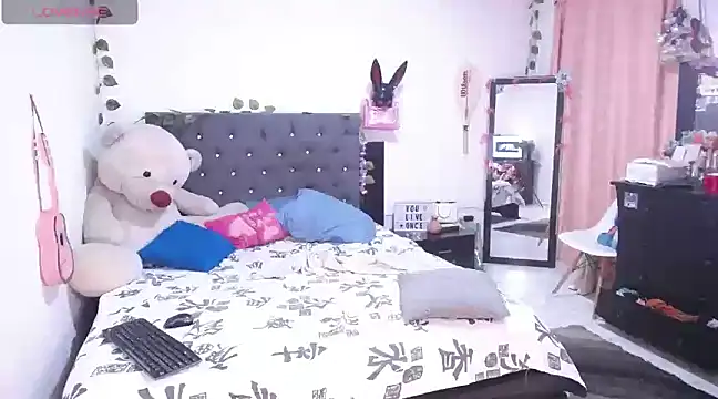 Snapshot of Pocahontaslovex chatting on January 2025 04:36:01 PM Pocahontaslovex online show from January 2025 04:36:01 PM