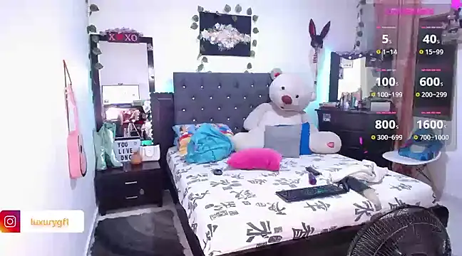 Snapshot of Pocahontaslovex chatting on January 2025 04:51:02 AM Pocahontaslovex online show from January 2025 04:51:02 AM