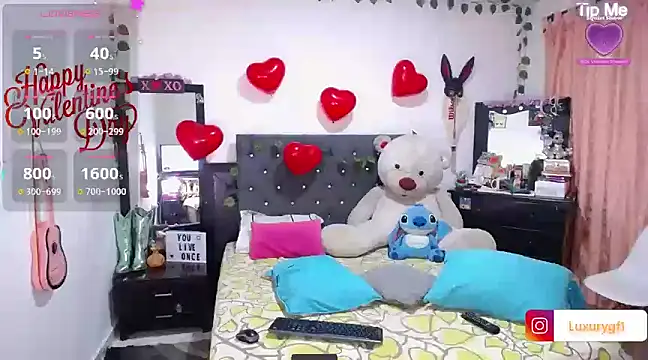 Snapshot of Pocahontaslovex chatting on February 2025 03:15:02 PM Pocahontaslovex online show from February 2025 03:15:02 PM