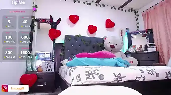 Snapshot of Pocahontaslovex chatting on February 2025 04:58:02 AM Pocahontaslovex online show from February 2025 04:58:02 AM