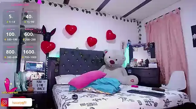 Snapshot of Pocahontaslovex chatting on February 2025 03:21:01 PM Pocahontaslovex online show from February 2025 03:21:01 PM