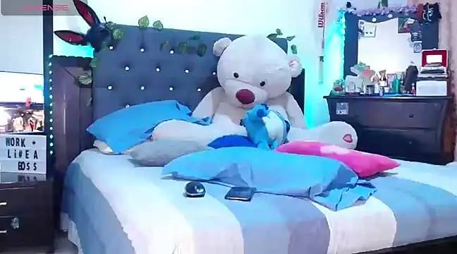 Snapshot of Pocahontaslovex chatting on March 2025 10:21:01 PM Pocahontaslovex online show from March 2025 10:21:01 PM