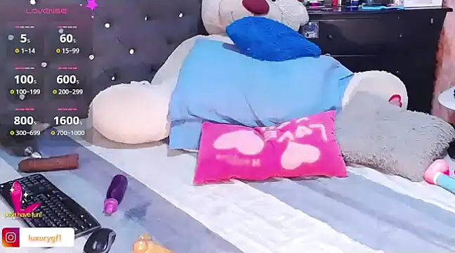 Snapshot of Pocahontaslovex chatting on March 2025 11:03:01 AM Pocahontaslovex online show from March 2025 11:03:01 AM