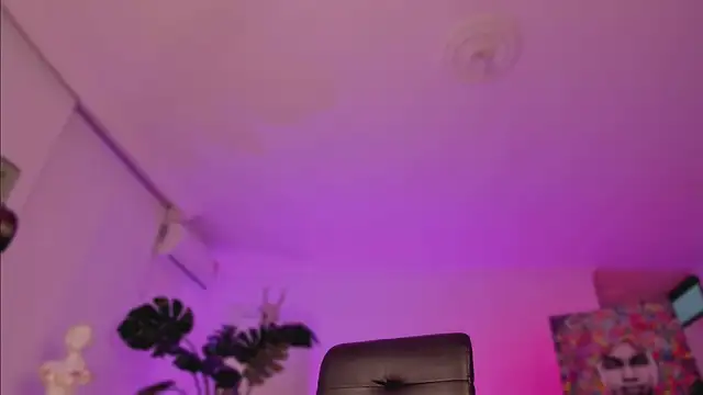 Taylor  foxxx online show from January 2025 04:12:01 AM