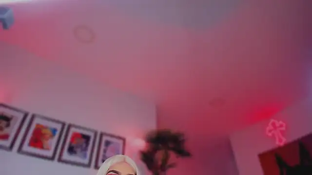 Taylor  foxxx online show from September 2025 04:45:02 AM