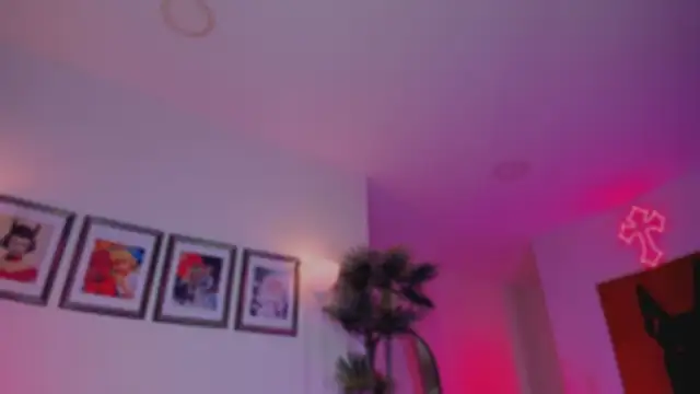 Taylor  foxxx online show from January 2026 08:08:01 AM