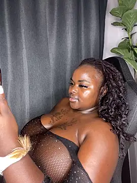 Snapshot of Honeycoco0211 chatting on October 2025 08:37:02 PM Honeycoco0211 online show from October 2025 08:37:02 PM