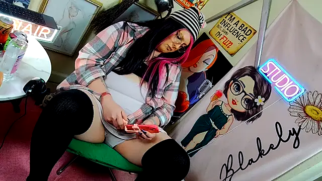 Blakelytgirl online show from April 2026 02:53:02 PM