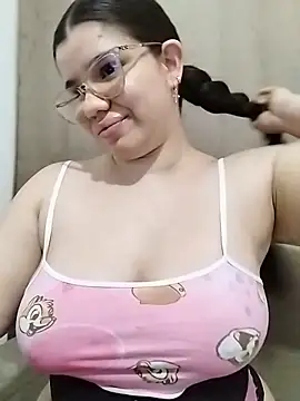 Snapshot of Danzel1105 chatting on January 2026 12:02:01 AM Danzel1105 online show from January 2026 12:02:01 AM