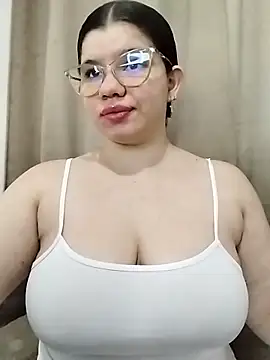 Snapshot of Danzel1105 chatting on February 2026 09:32:01 AM Danzel1105 online show from February 2026 09:32:01 AM