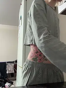 Snapshot of Crayzy_Luv chatting on February 2026 04:58:02 PM Crayzy Luv online show from February 2026 04:58:02 PM