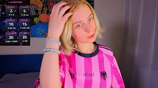 Crayzy Luv online show from March 2026 08:58:02 PM