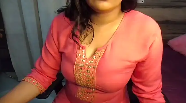 Snapshot of Trezza chatting on December 2024 08:25:02 PM Trezza online show from December 2024 08:25:02 PM