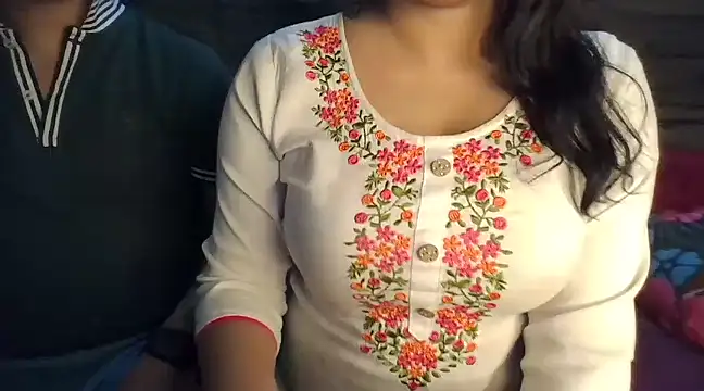 Snapshot of Trezza chatting on February 2025 08:13:02 PM Trezza online show from February 2025 08:13:02 PM