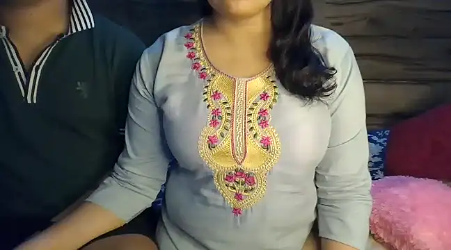 Snapshot of Trezza chatting on February 2025 08:42:02 PM Trezza online show from February 2025 08:42:02 PM