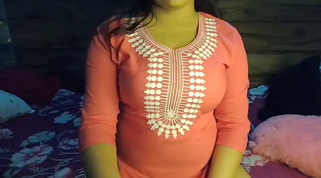 Snapshot of Trezza chatting on March 2025 05:34:02 PM Trezza online show from March 2025 05:34:02 PM