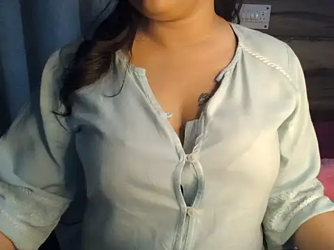 Snapshot of Trezza chatting on March 2025 01:53:02 AM Trezza online show from March 2025 01:53:02 AM