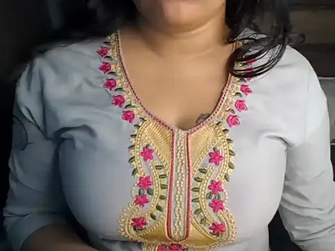 Snapshot of Trezza chatting on October 2025 08:22:01 PM Trezza online show from October 2025 08:22:01 PM