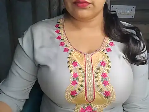 Snapshot of Trezza chatting on November 2025 06:13:02 AM Trezza online show from November 2025 06:13:02 AM