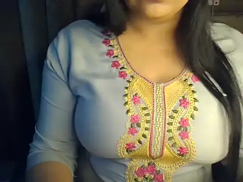 Snapshot of Trezza chatting on January 2026 08:13:02 PM Trezza online show from January 2026 08:13:02 PM