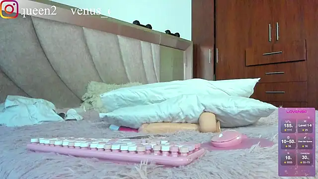 Snapshot of Venus_queenn chatting on December 2024 10:39:02 PM Venus queenn online show from December 2024 10:39:02 PM