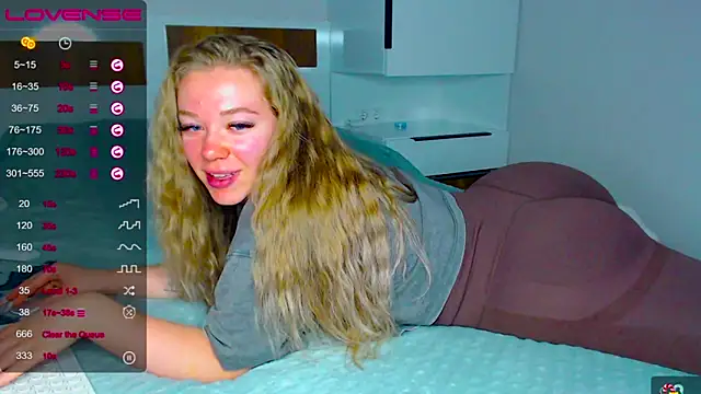 Snapshot of kitti_kaattt chatting on September 2025 04:03:01 AM kitti kaattt online show from September 2025 04:03:01 AM