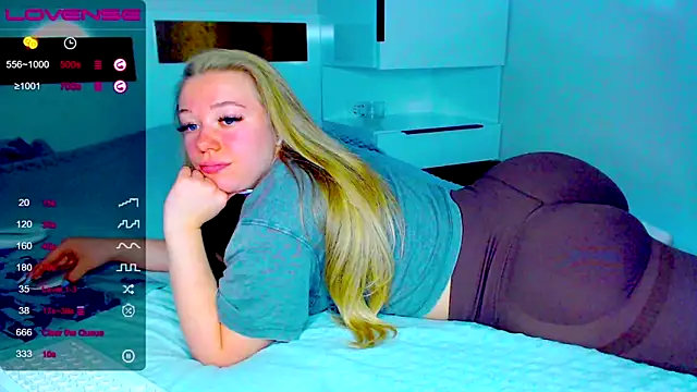 Snapshot of kitti_kaattt chatting on November 2025 10:37:02 AM kitti kaattt online show from November 2025 10:37:02 AM