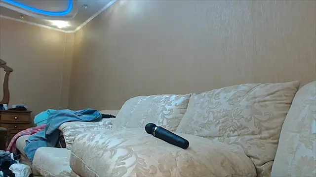 Kunimitsuu  online show from February 2025 08:13:01 PM