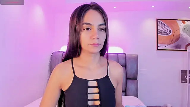 Snapshot of martina_mancini chatting on February 2025 01:37:02 PM martina mancini online show from February 2025 01:37:02 PM