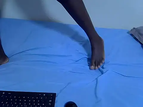 drowllie online show from February 2026 01:21:01 PM