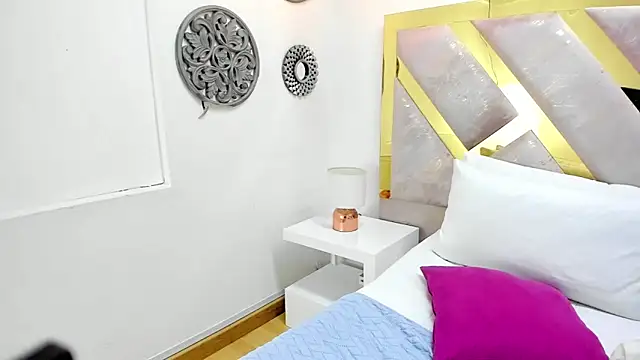 Oriana Guzman online show from February 2025 06:27:02 PM